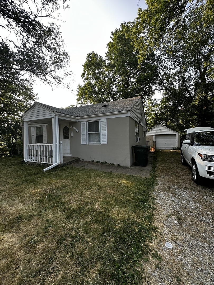 2004 West Leafland Avenue Decatur, IL 62522 - Photo 2 of 10 Gallery Image 2