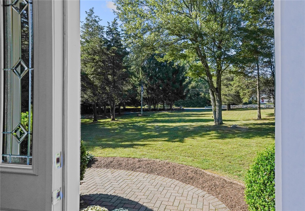 2420 Division Road East Greenwich, RI 02818 - Photo 5 of 33 Gallery Image 5