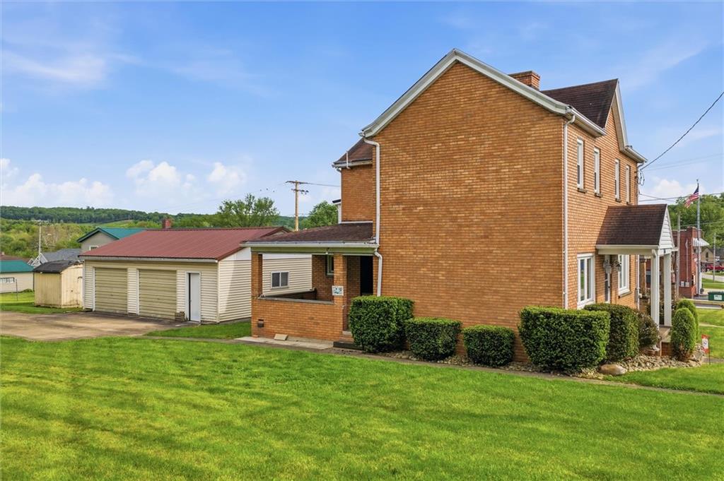 304 Liberty Street Perryopolis, PA 15473 - Photo 5 of 31