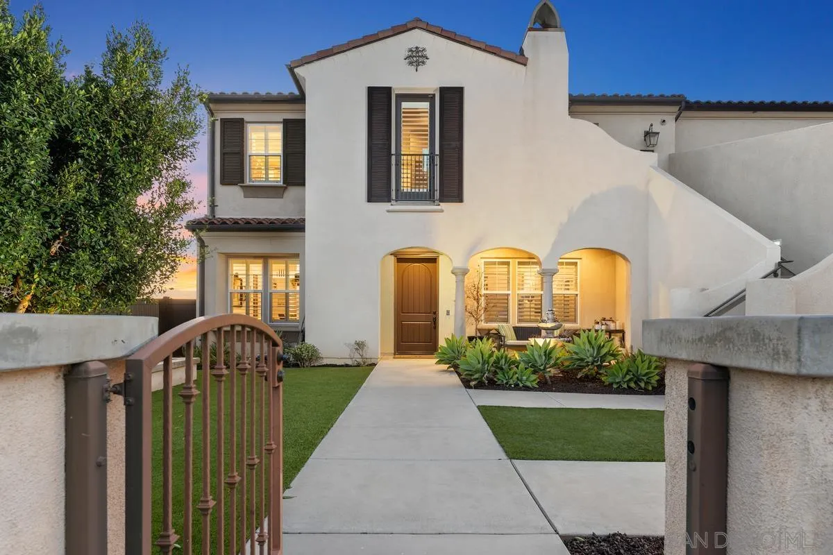 7495 Paseo Cristal Carlsbad, CA 92009 - Photo 4 of 75