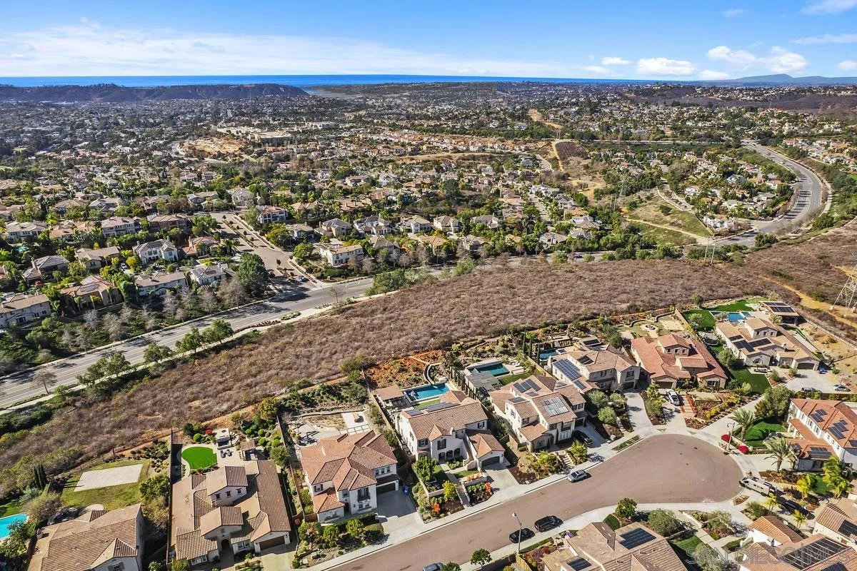 7495 Paseo Cristal Carlsbad, CA 92009 - Photo 66 of 75