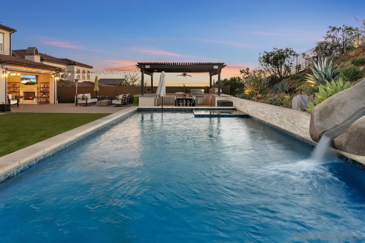 7495 Paseo Cristal Carlsbad, CA 92009 - Photo 7 of 75