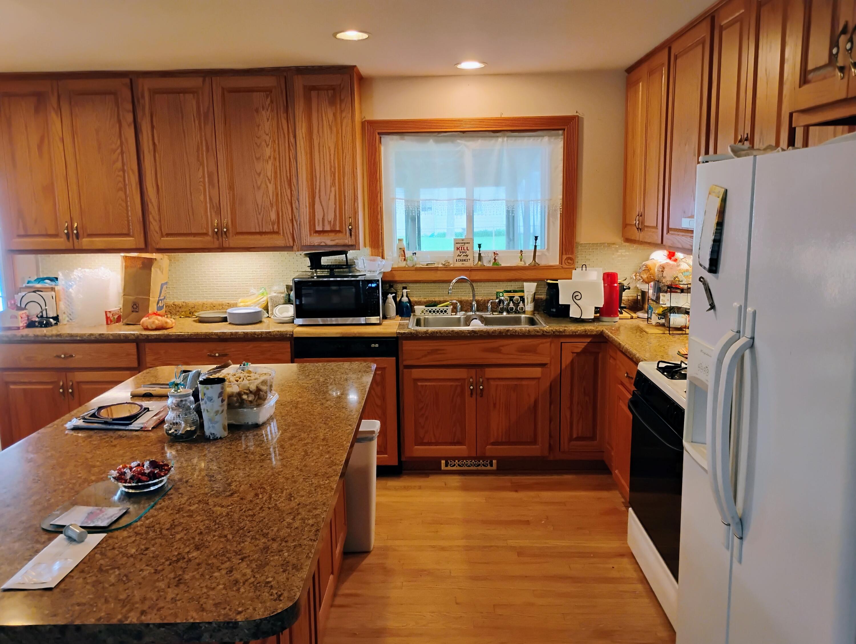 12415 Clinton River Road Sterling Heights, MI 48313 - Photo 5 of 27 12415 Clinton Kitchen.2