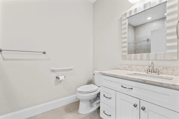 $515,000 | 441 Essex Street, Unit 202, Swampscott, MA 01907