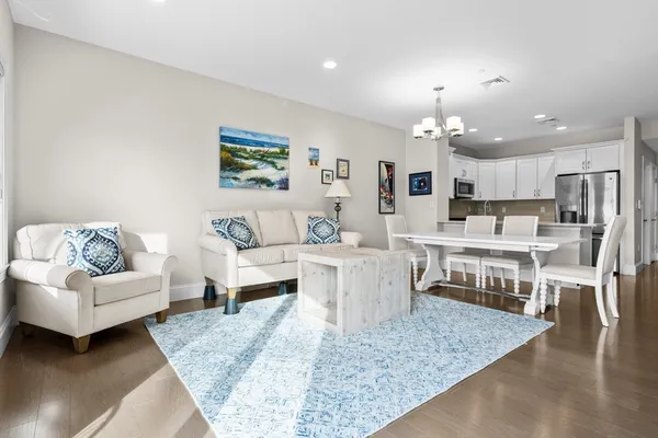 $515,000 | 441 Essex Street, Unit 202, Swampscott, MA 01907