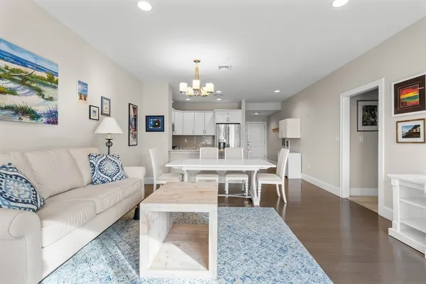 $515,000 | 441 Essex Street, Unit 202, Swampscott, MA 01907