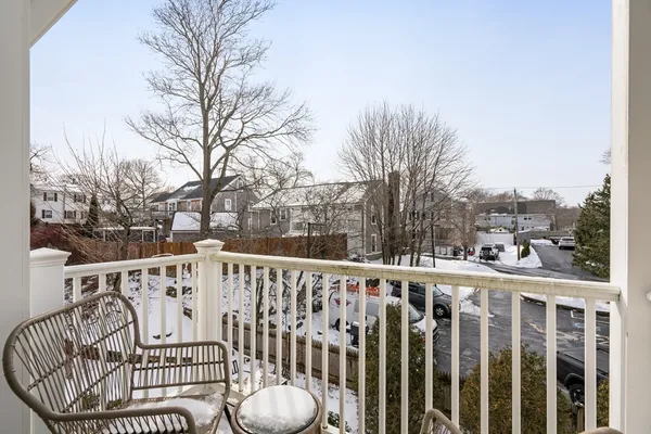$499,000 | 441 Essex Street, Unit 202, Swampscott, MA 01907