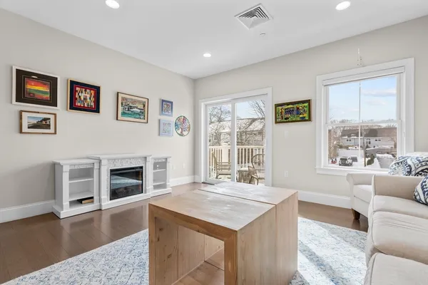 $499,000 | 441 Essex Street, Unit 202, Swampscott, MA 01907