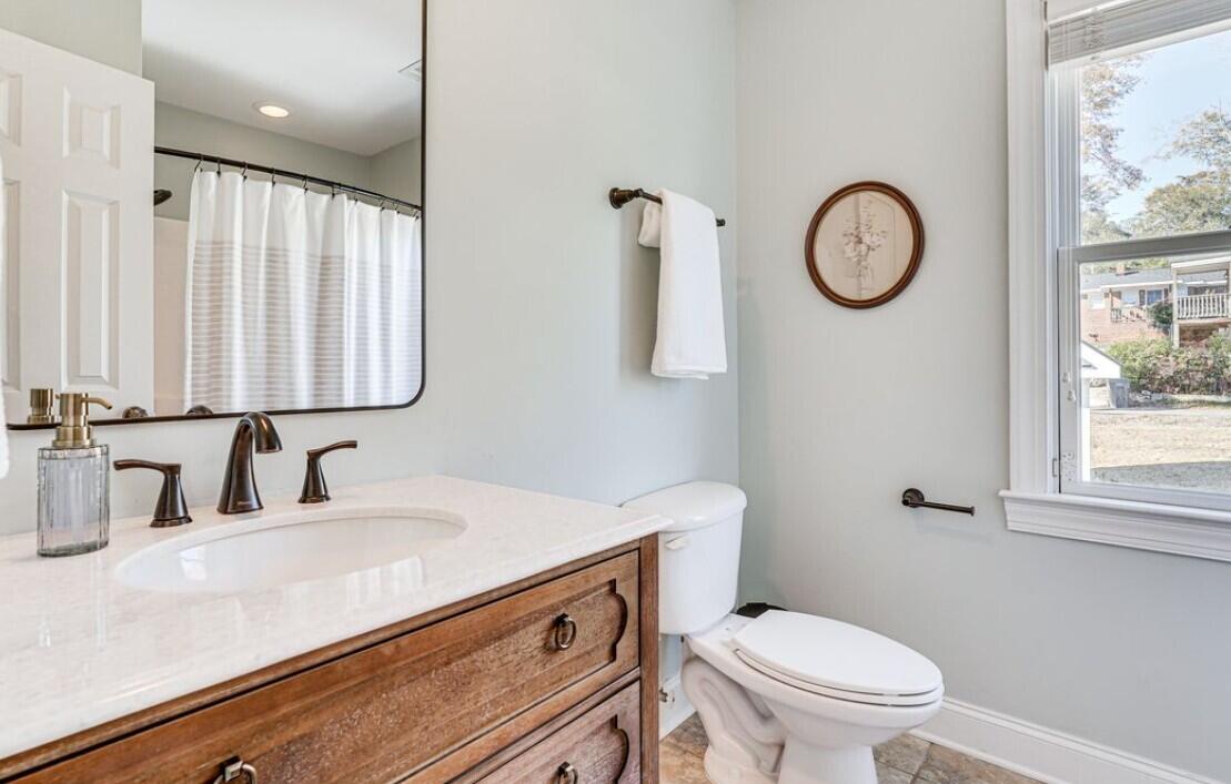 707 Hickman Road Augusta, GA 30904 - Photo 12 of 22 Upstairs Bath2