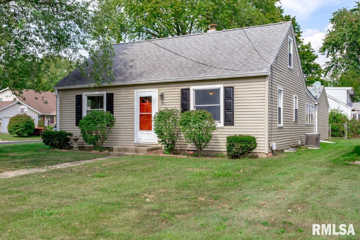 901 State Street Washington, IL 61571 - Photo 2 of 26 Gallery Image 2