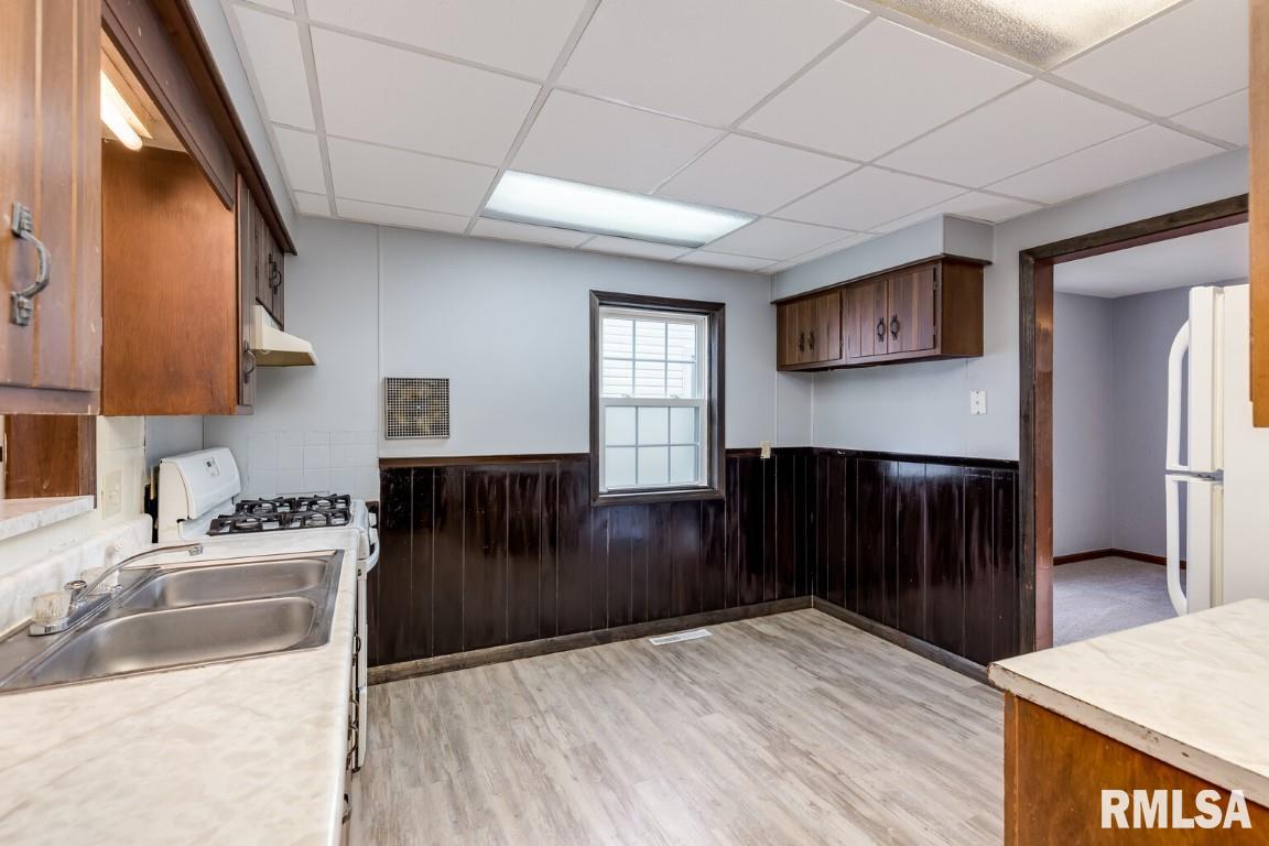 901 State Street Washington, IL 61571 - Photo 11 of 26 Gallery Image 11