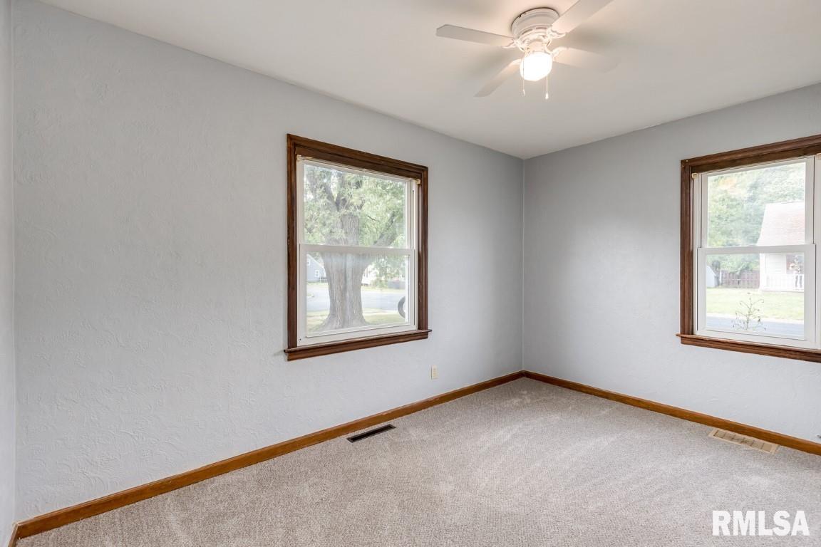 901 State Street Washington, IL 61571 - Photo 13 of 26 Gallery Image 13