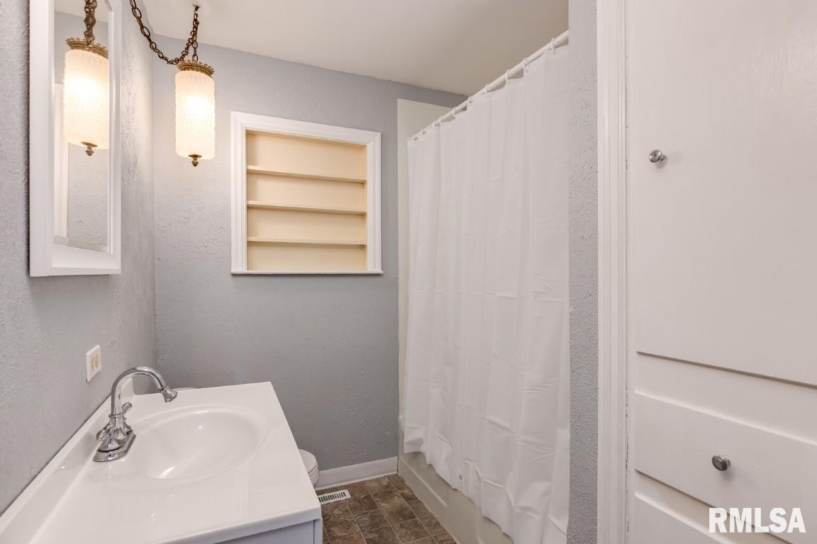 901 State Street Washington, IL 61571 - Photo 17 of 26 Gallery Image 17
