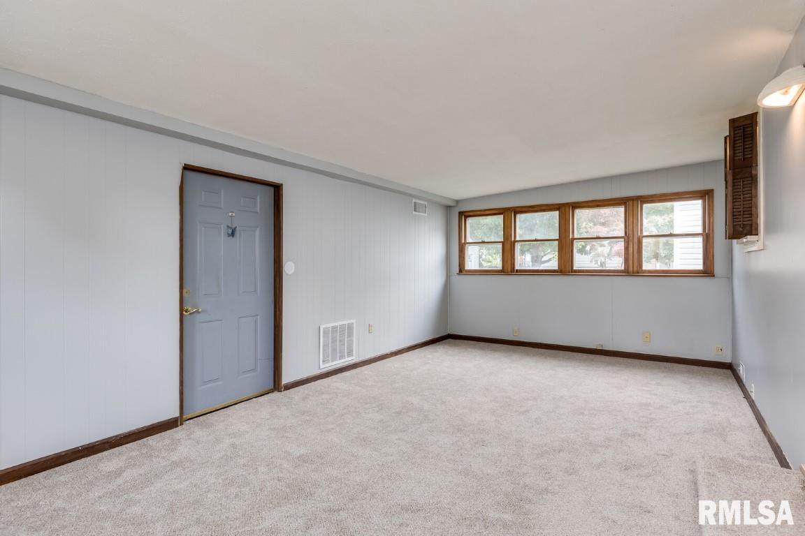 901 State Street Washington, IL 61571 - Photo 23 of 26 Gallery Image 23