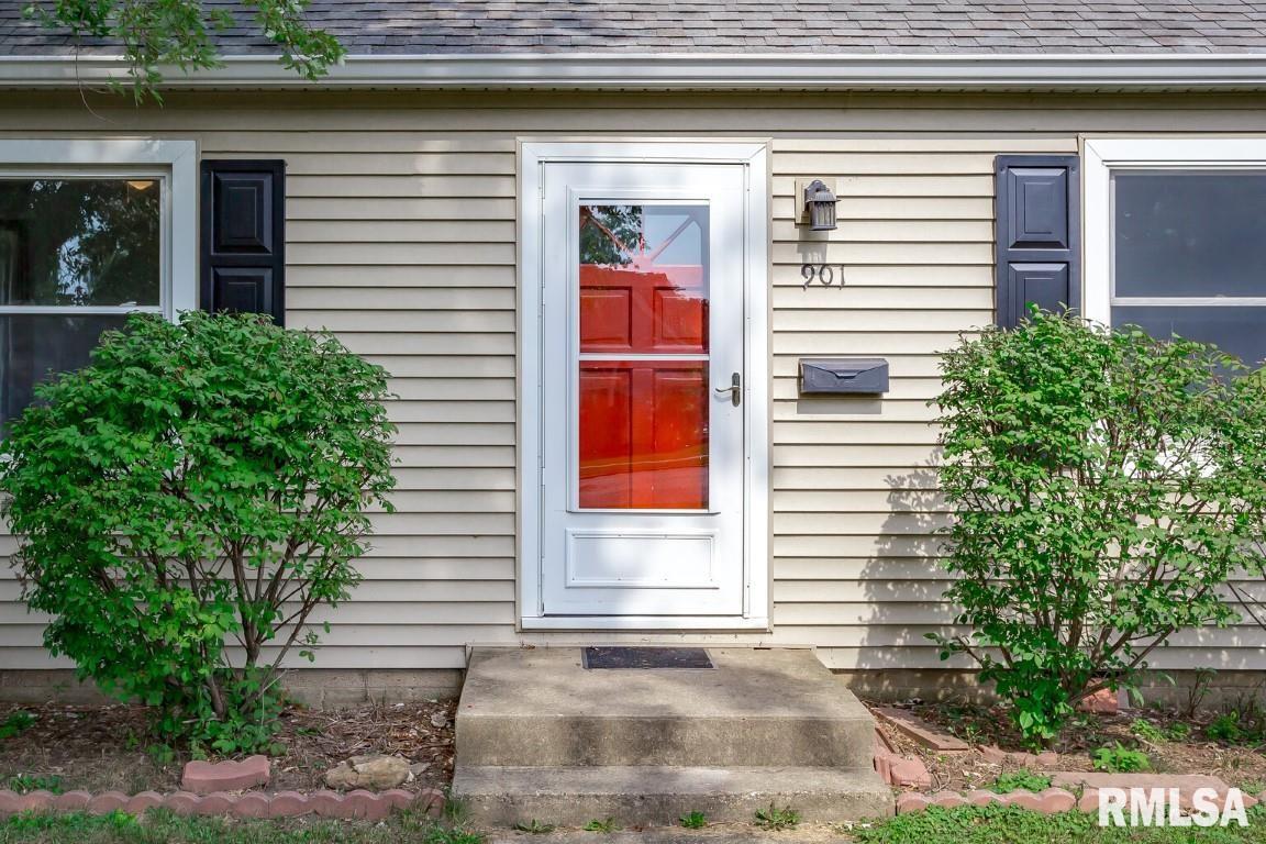 901 State Street Washington, IL 61571 - Photo 4 of 26 Gallery Image 4