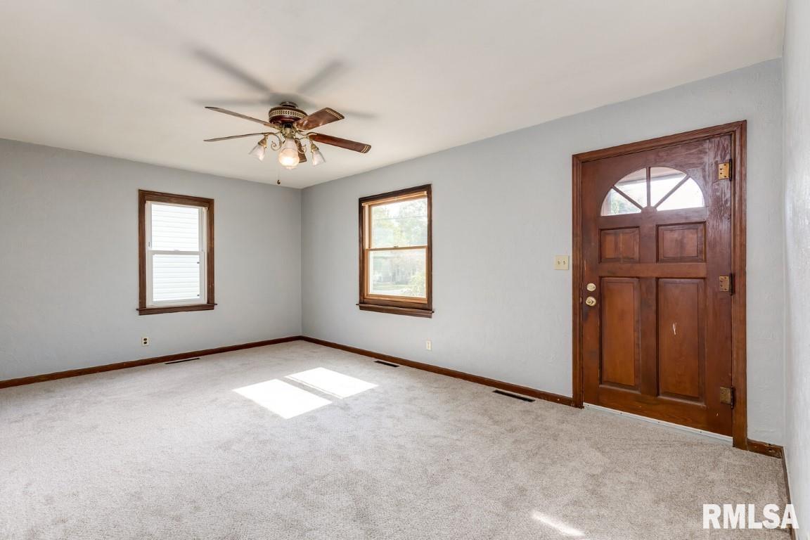 901 State Street Washington, IL 61571 - Photo 6 of 26 Gallery Image 6