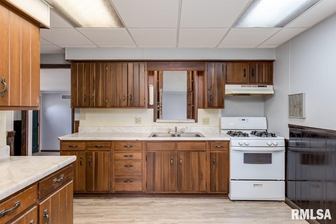 901 State Street Washington, IL 61571 - Photo 8 of 26 Gallery Image 8