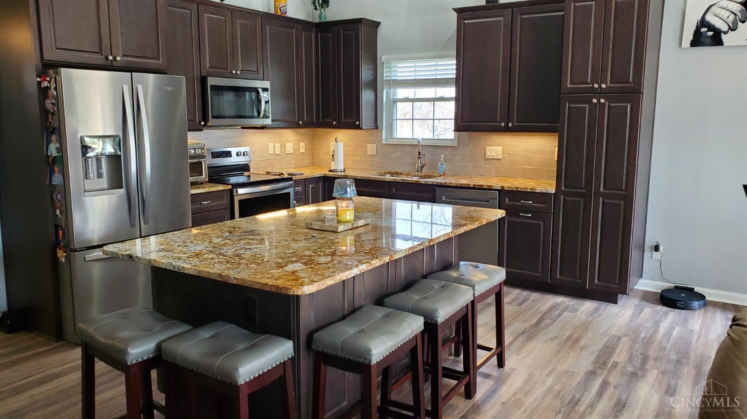 3501 Jessup Road Cincinnati, OH 45239 - Photo 3 of 44