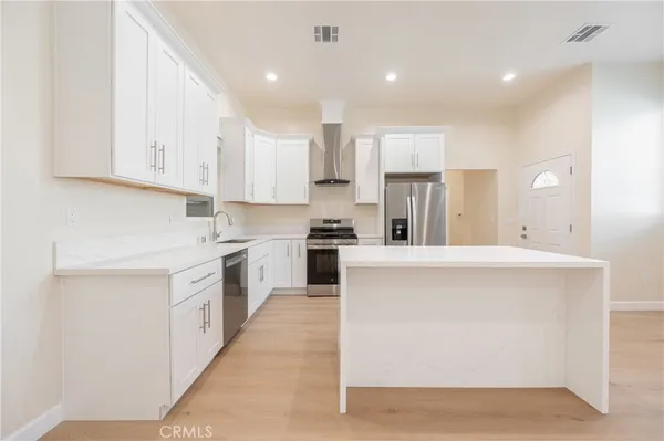 $3,800 | 7514 Forbes Avenue, Lake Balboa, CA 91406