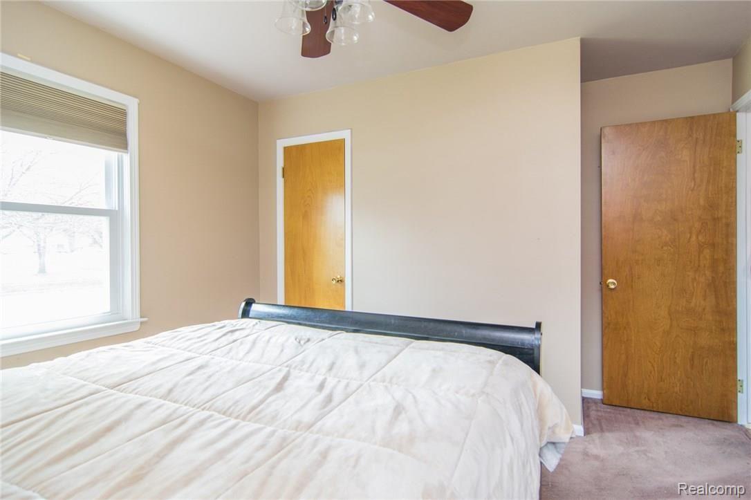 1340 Hampton Road Mount Clemens, MI 48043 - Photo 15 of 39 DSC_1037.jpg