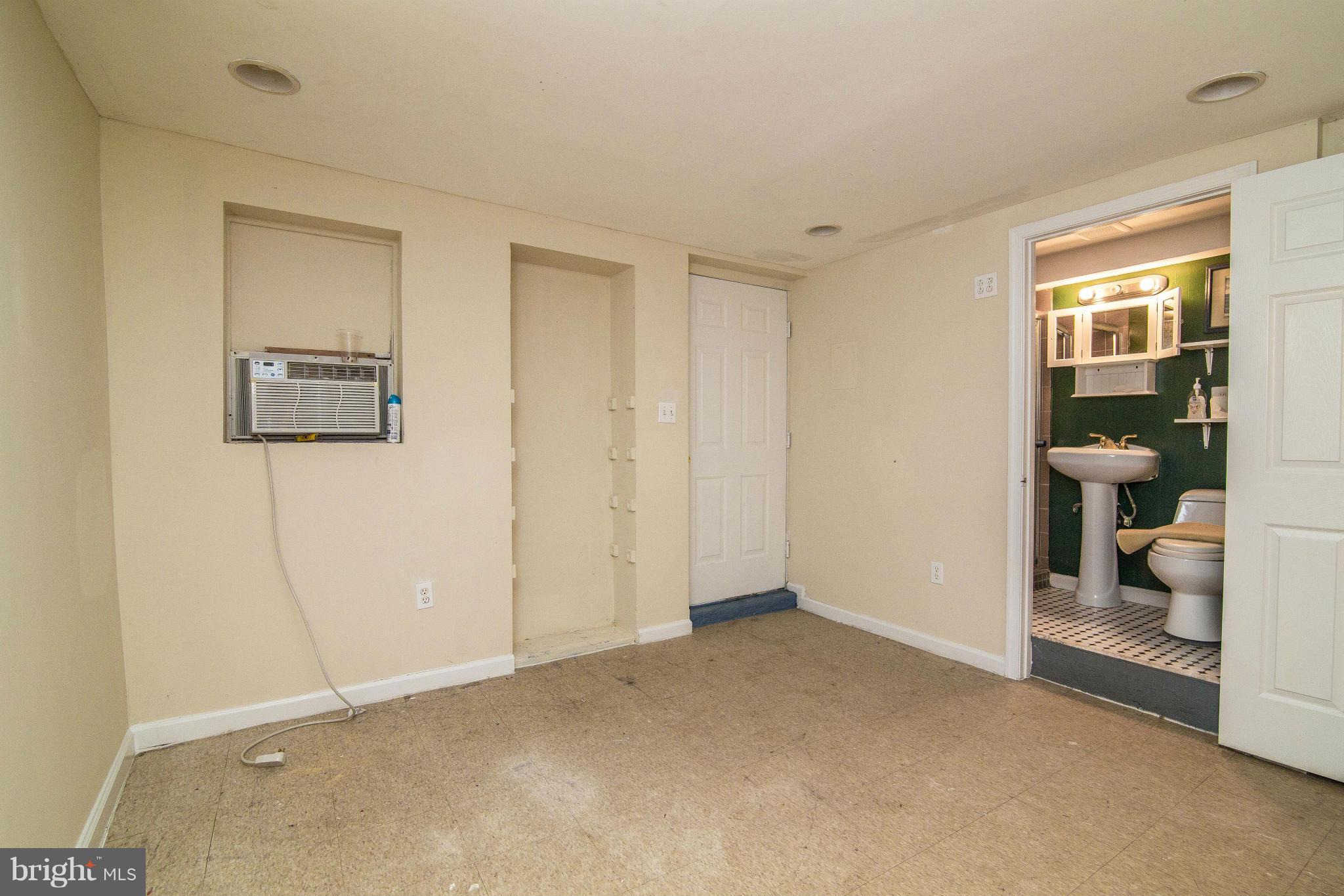 617 Park Road Northwest Washington, DC 20010 - Photo 12 of 28 Living Room