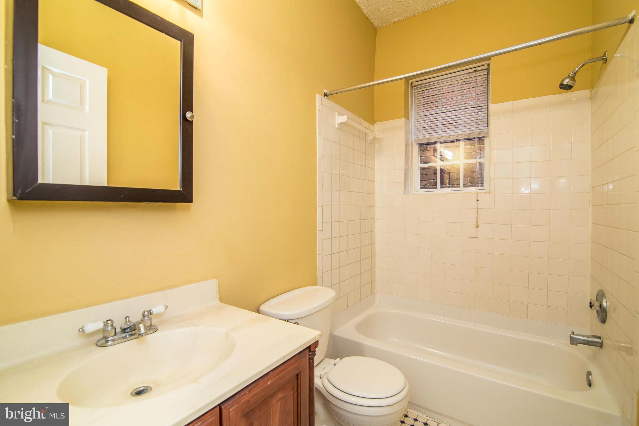 617 Park Road Northwest Washington, DC 20010 - Photo 25 of 28 Bedroom