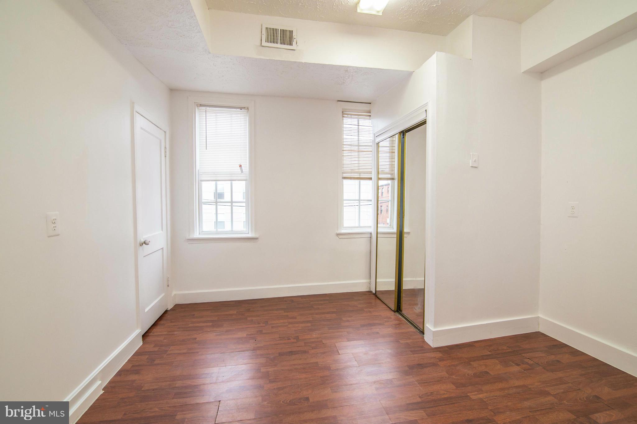 617 Park Road Northwest Washington, DC 20010 - Photo 28 of 28 Living Room