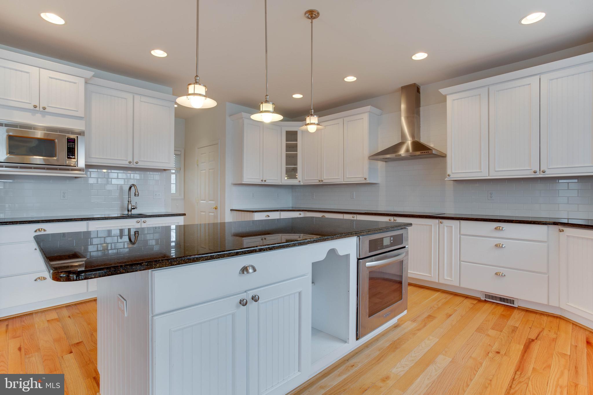 450 Forest Beach Road Annapolis, MD 21409 - Photo 19 of 96 Gallery Image 19