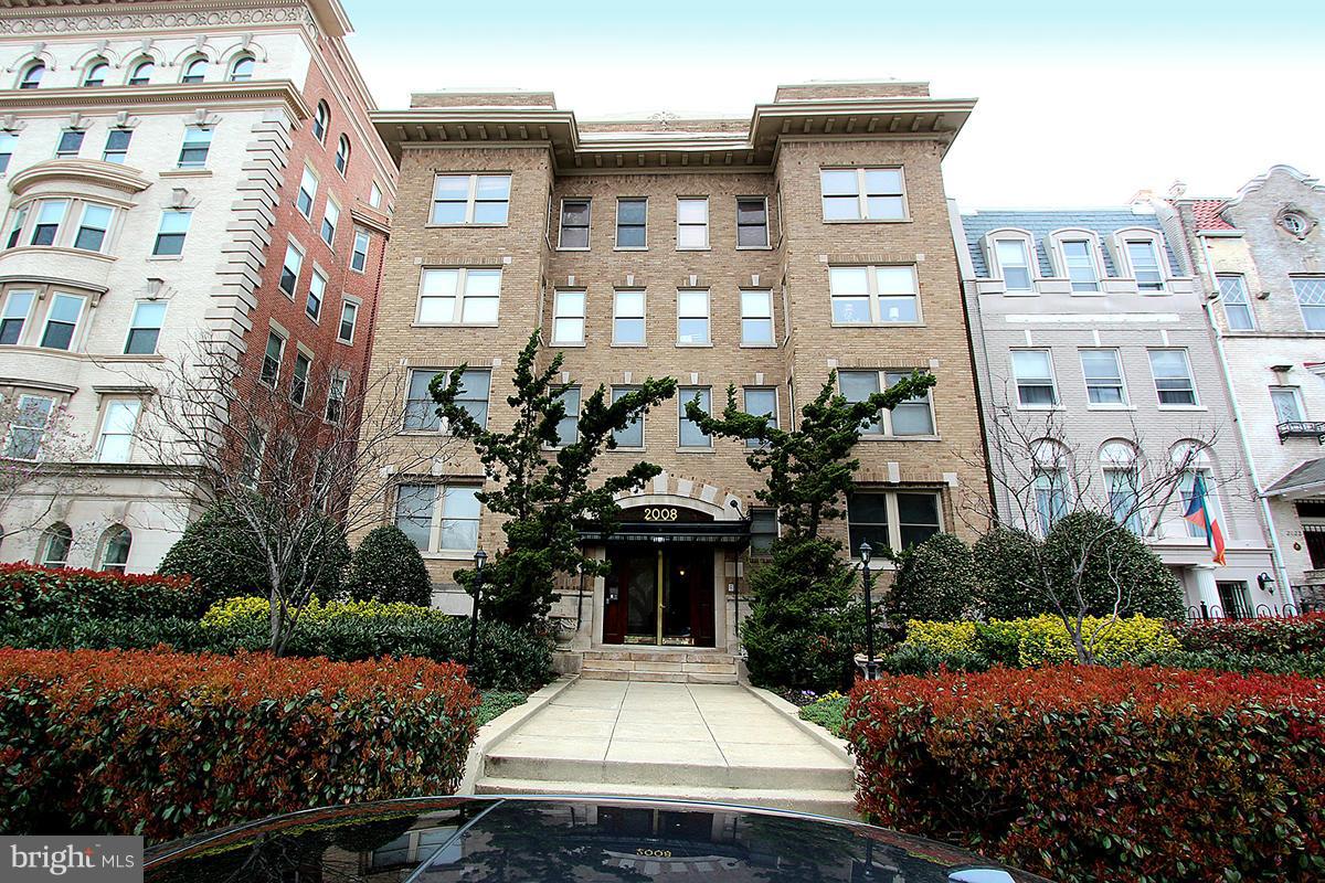 Exterior (Front)