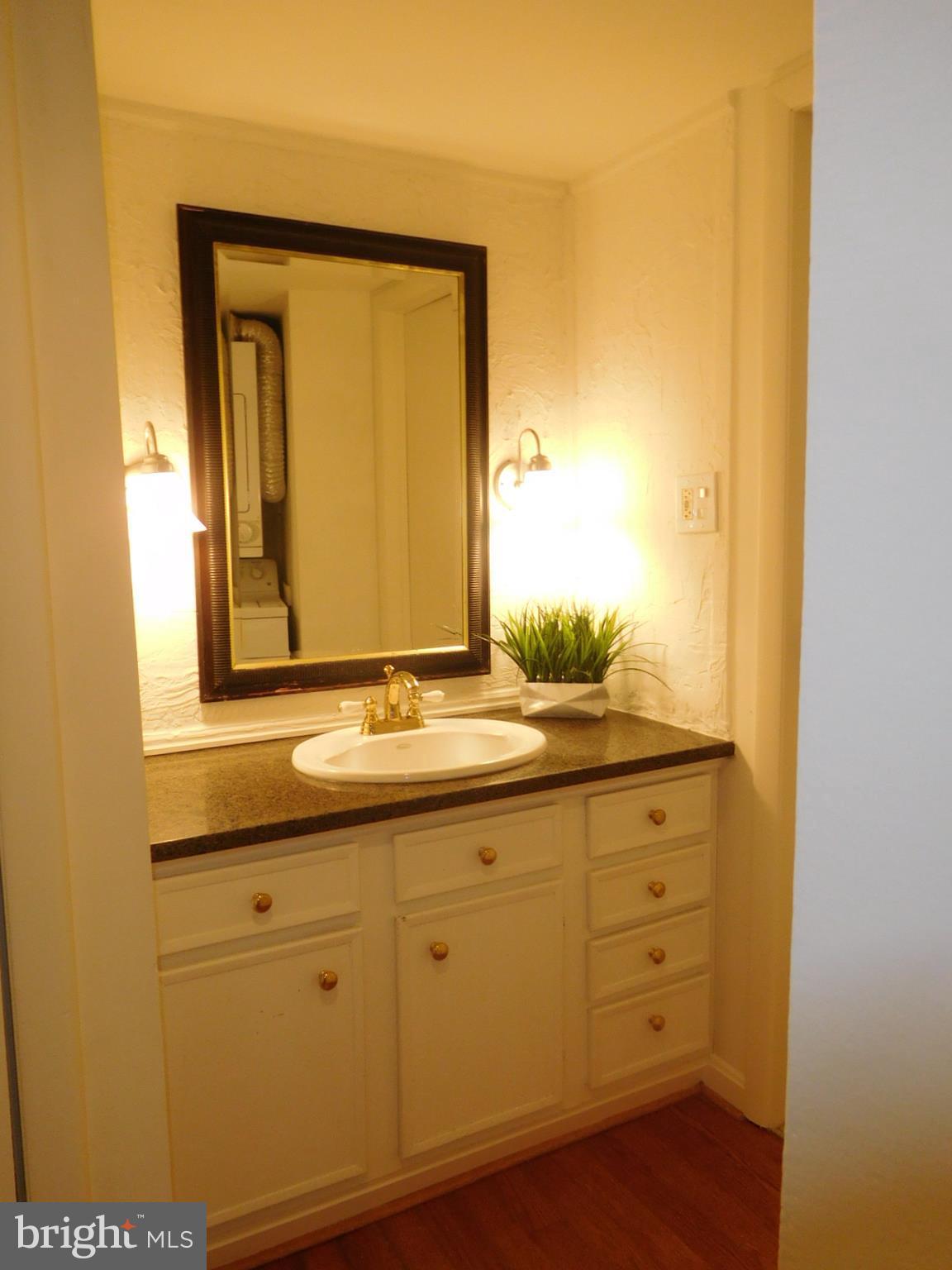 5800 Royal Ridge Drive, Unit L Springfield, VA 22152 - Photo 11 of 17 Bath