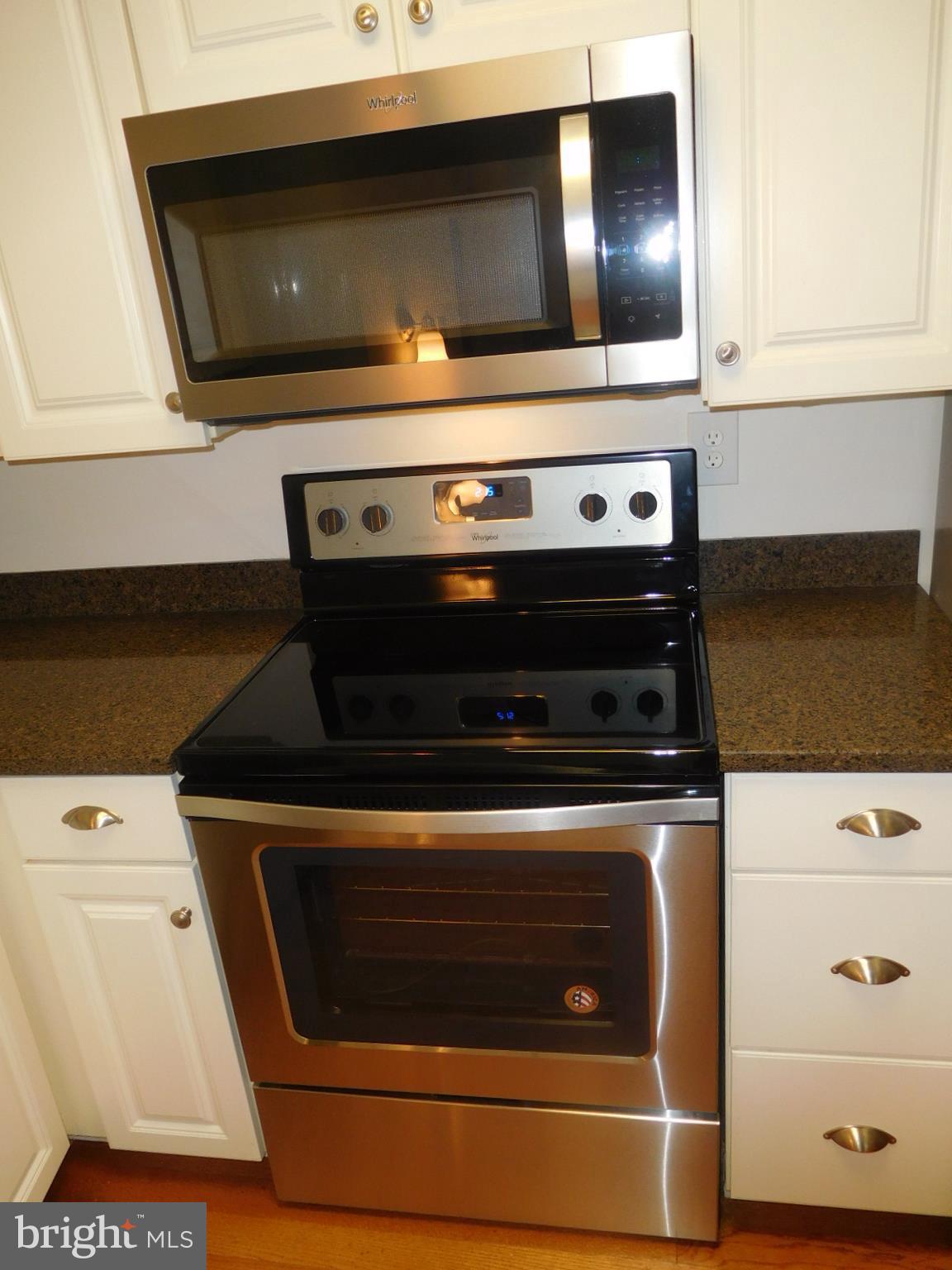5800 Royal Ridge Drive, Unit L Springfield, VA 22152 - Photo 9 of 17 Kitchen