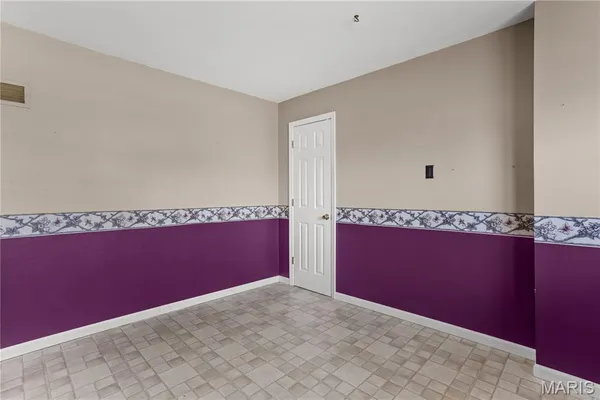 $179,900 | 1295 Del Rey Drive, Florissant, MO 63031