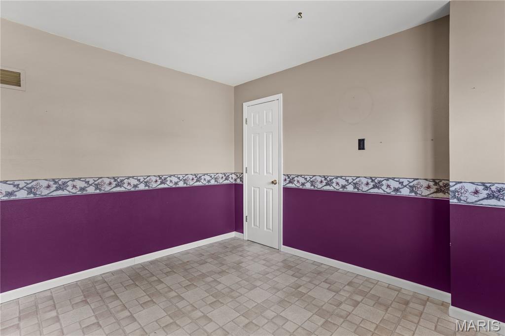1295 Del Rey Drive Florissant, MO 63031 - Photo 6 of 18