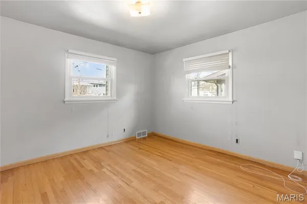 $179,900 | 1295 Del Rey Drive, Florissant, MO 63031