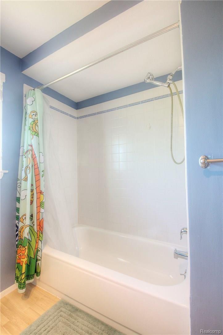7398 Kingsbridge Road Canton, MI 48187 - Photo 29 of 47 30 Fbath.jpg