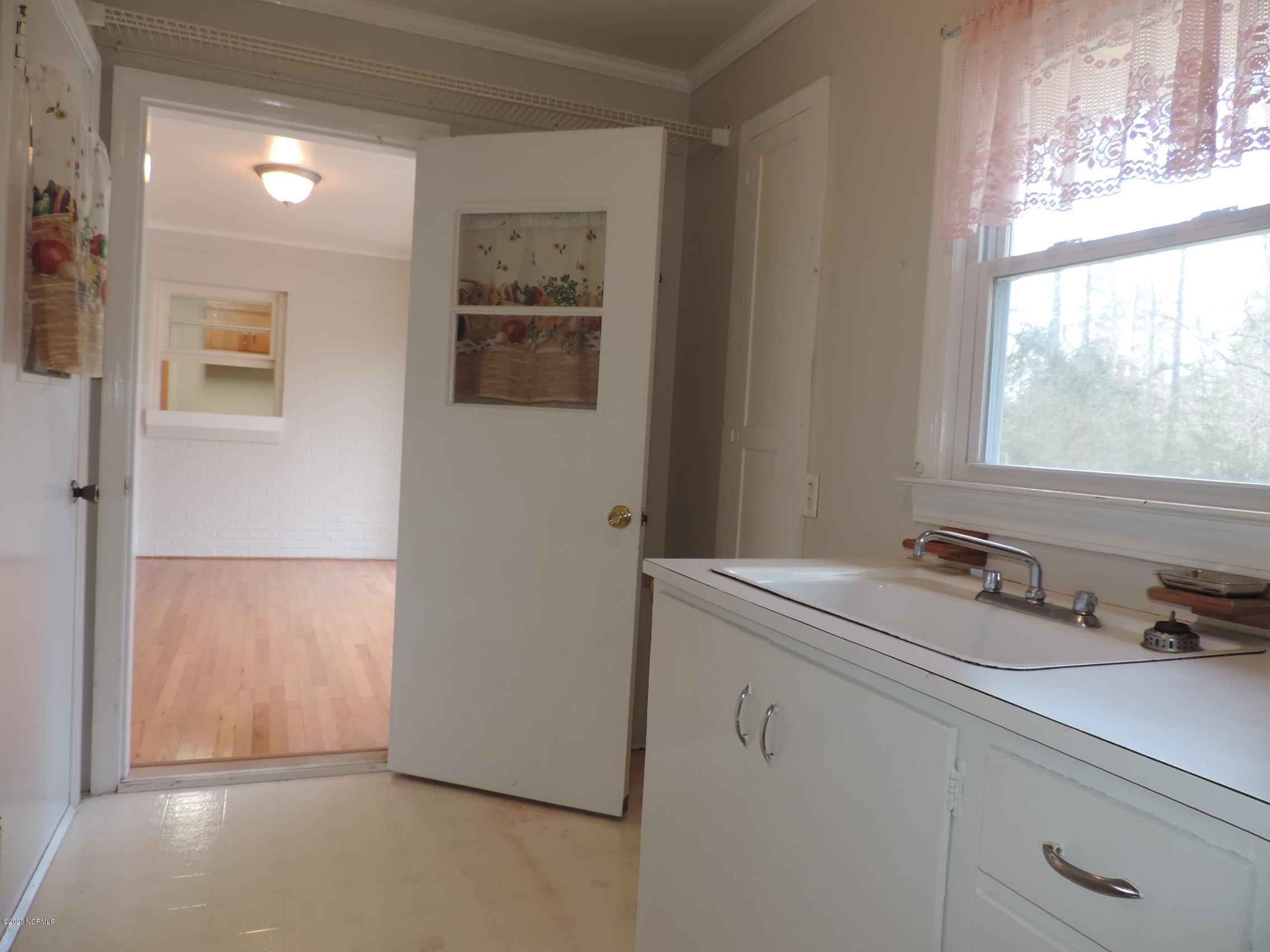 411 Flanners Beach Road New Bern, NC 28560 - Photo 17 of 44 laundry room