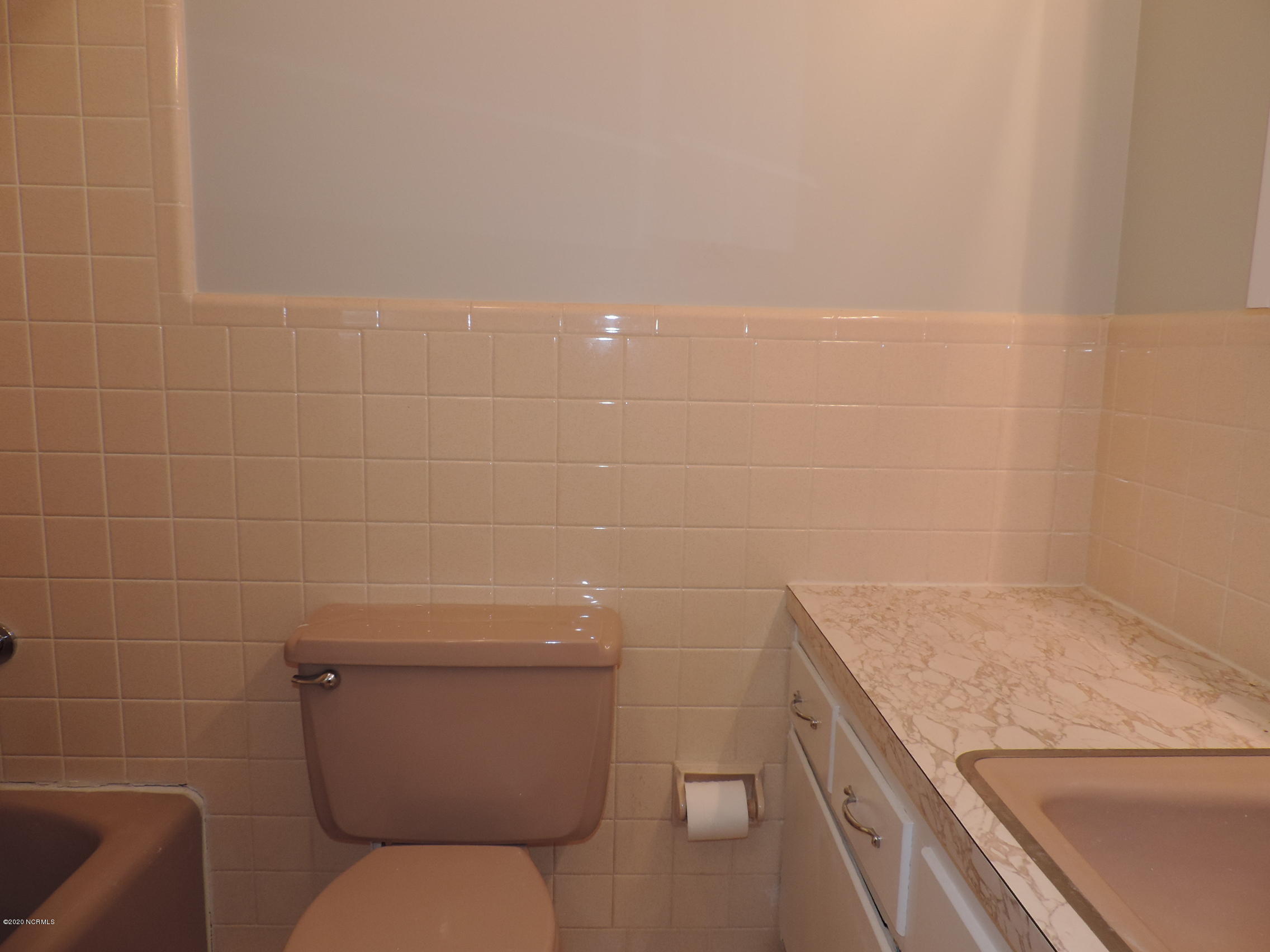 411 Flanners Beach Road New Bern, NC 28560 - Photo 29 of 44 2nd bathroom