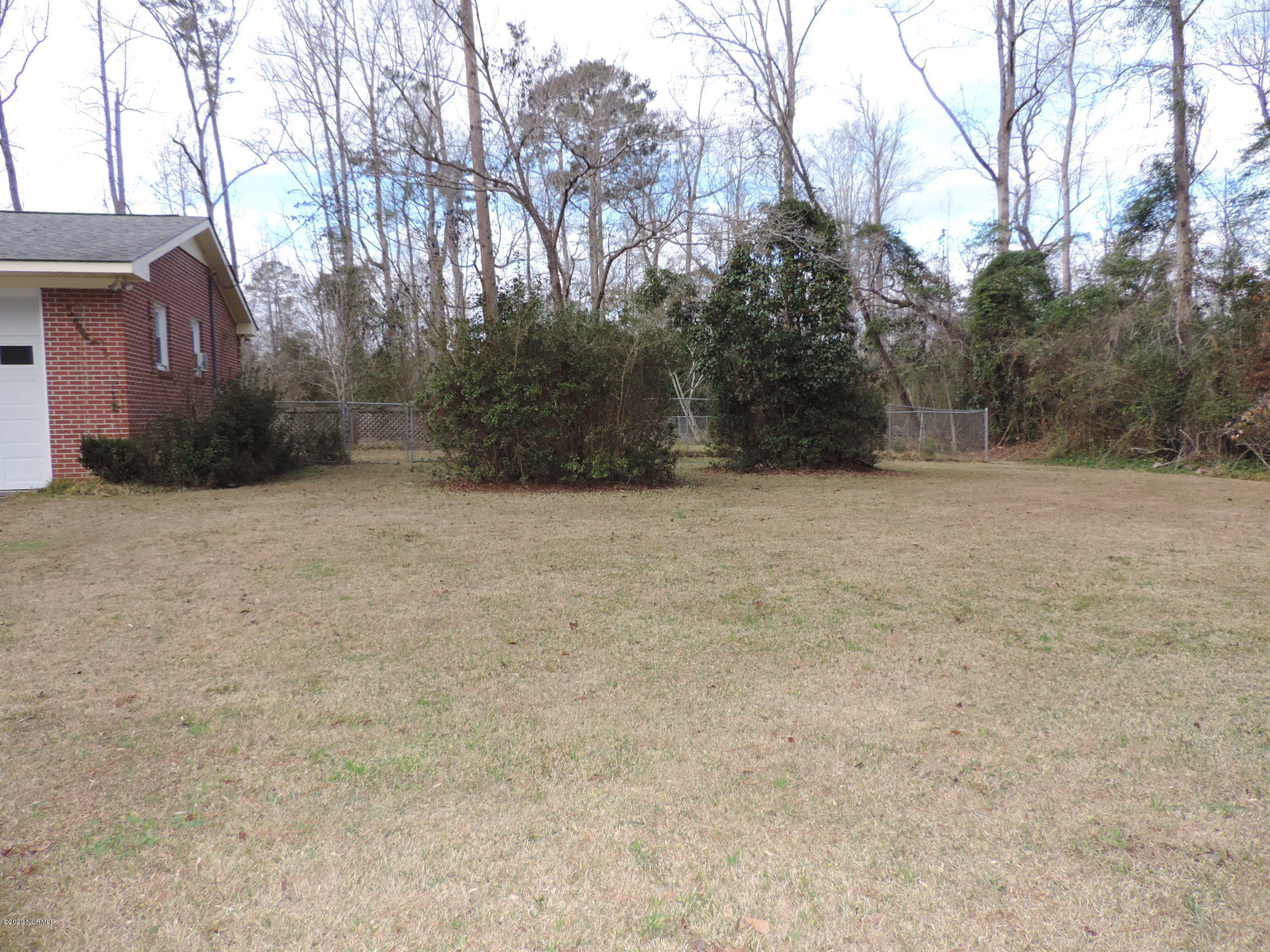 411 Flanners Beach Road New Bern, NC 28560 - Photo 43 of 44 right-hand side of front yard
