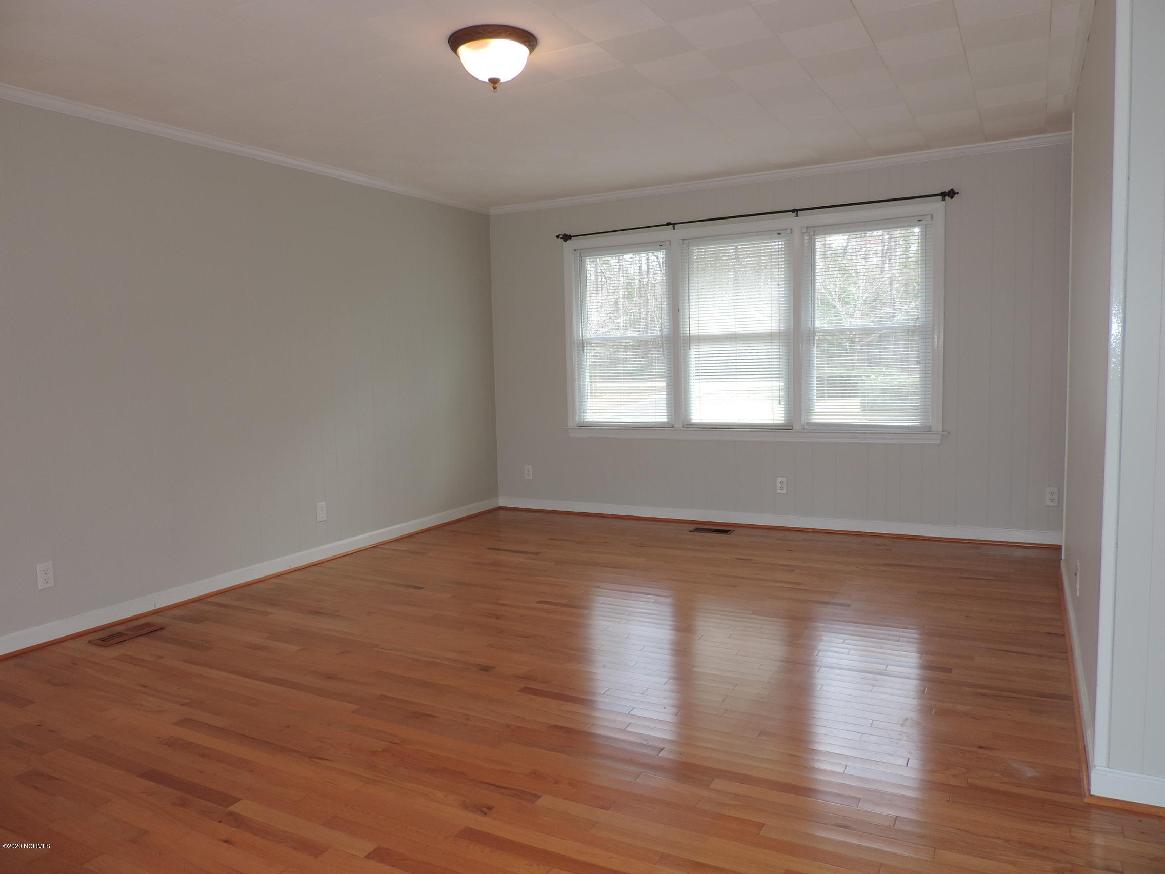 411 Flanners Beach Road New Bern, NC 28560 - Photo 8 of 44 family room