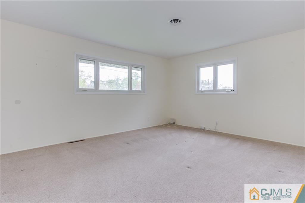 22 Raleigh Road Kendall Park, NJ 08824 - Photo 17 of 21 Gallery Image 17