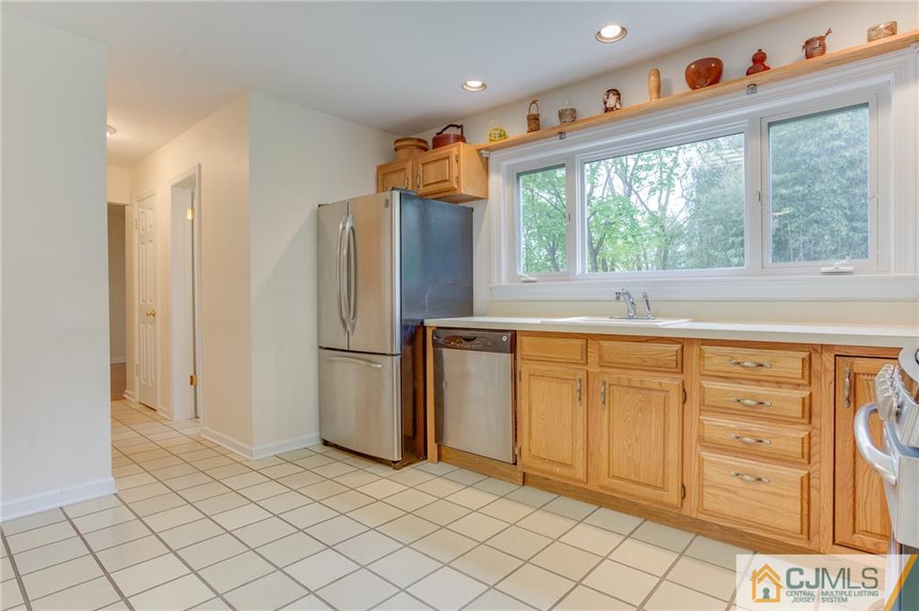 22 Raleigh Road Kendall Park, NJ 08824 - Photo 9 of 21 Gallery Image 9