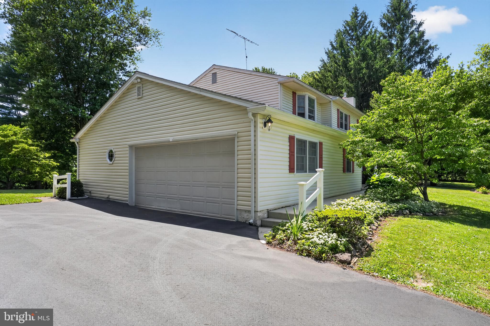272 Pigeon Creek Road Pottstown, PA 19465 - Photo 10 of 40