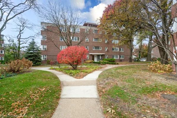 $159,000 | 7210 Oak Avenue, Unit 4SW, River Forest, IL 60305