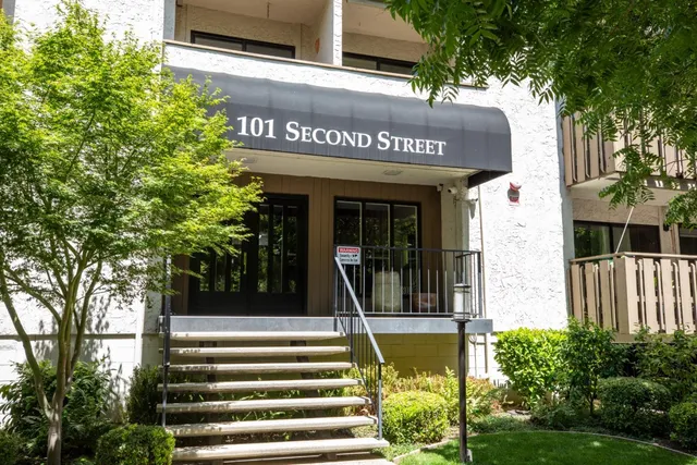 $850,000 | 101 2nd Street, Unit 2, Los Altos, CA 94022