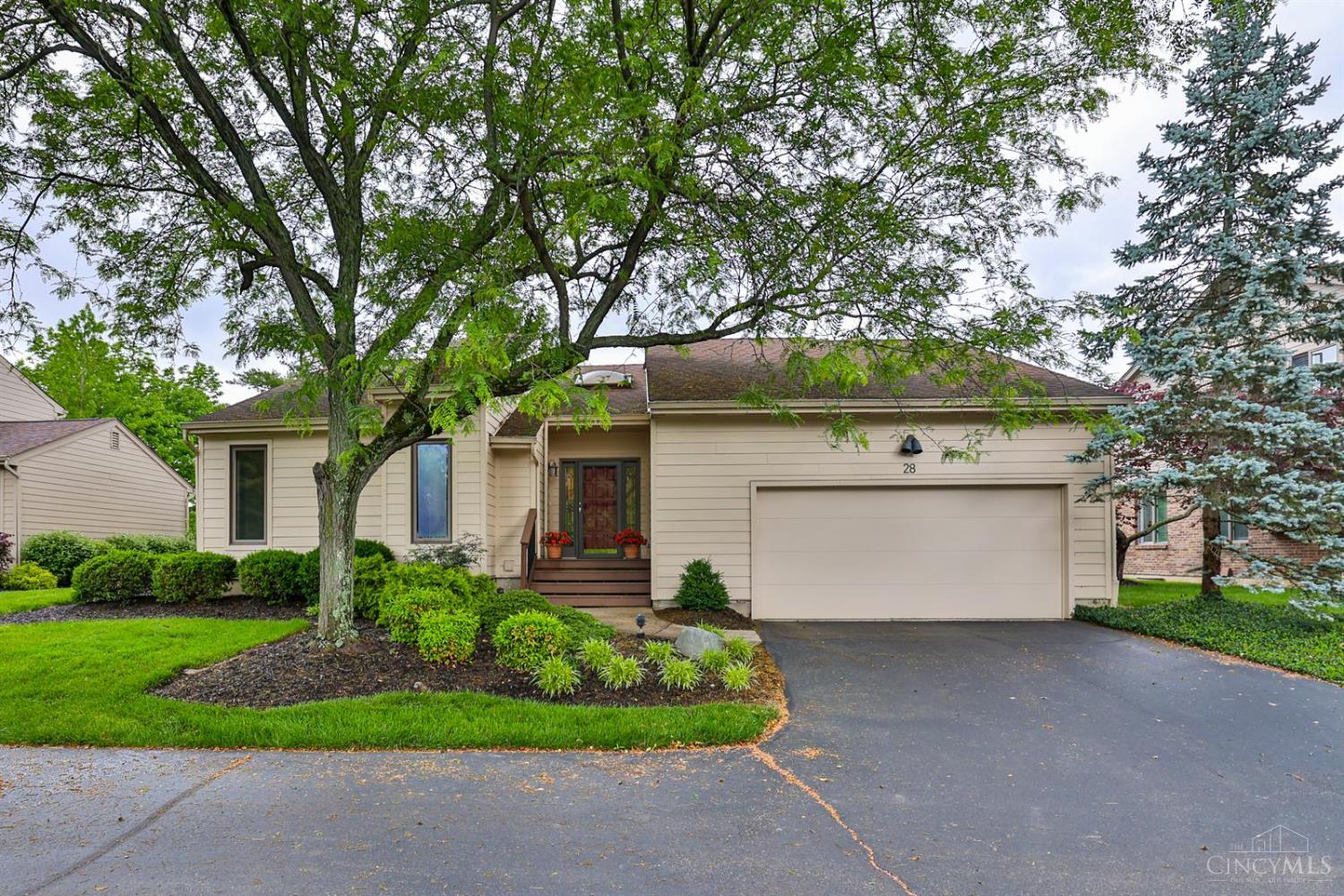28 Carpenters Ridge Blue Ash, OH 45241 - Photo 1 of 40