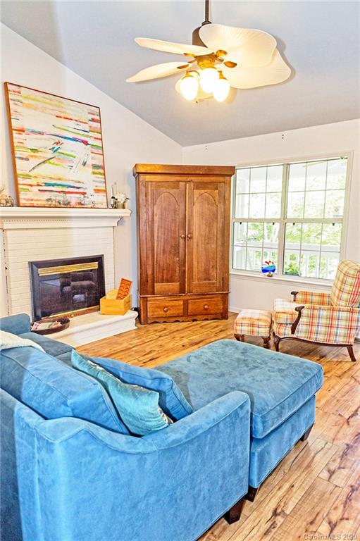 264 Bubbling Well Road Denver, NC 28037 - Photo 10 of 43 Gallery Image 10