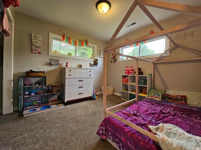 $265,000 | 100 South John Poindexter Street, Odon, IN 47562