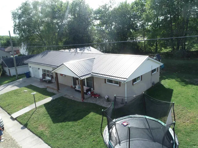 $265,000 | 100 South John Poindexter Street, Odon, IN 47562