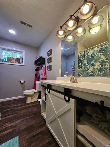 $265,000 | 100 South John Poindexter Street, Odon, IN 47562