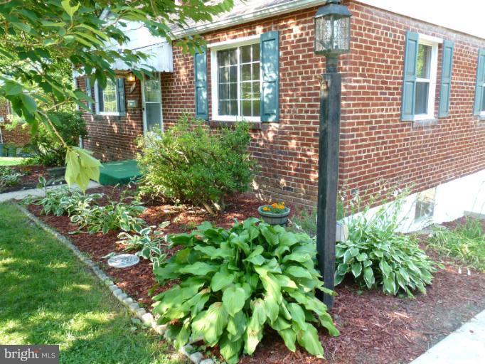 11709 Highview Avenue Silver Spring, MD 20902 - Photo 27 of 30 Exterior (Front)